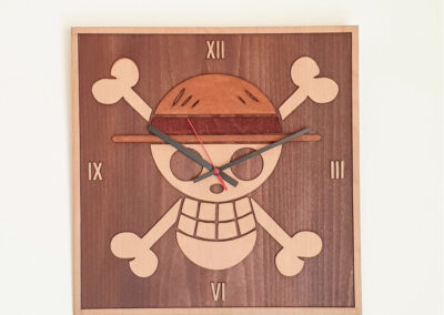 Χειροποίητο ξύλινο ρολόι one piece