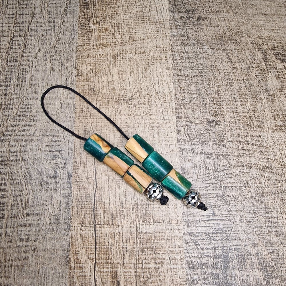 Μπεγλέρι από ξύλο ελιάς και υγρό γυαλί με έξι χάντρες - Image 6